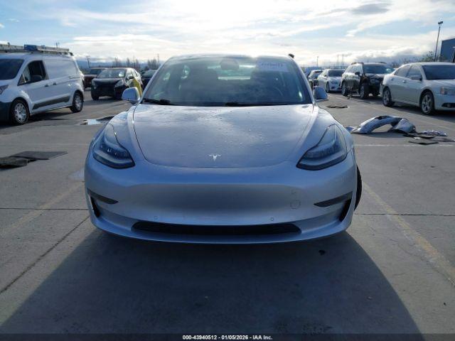Tesla Model 3 Image 6