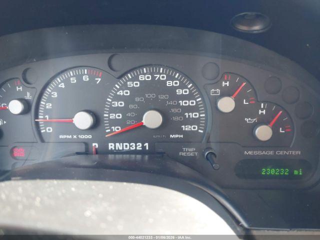 Ford Explorer Image 10