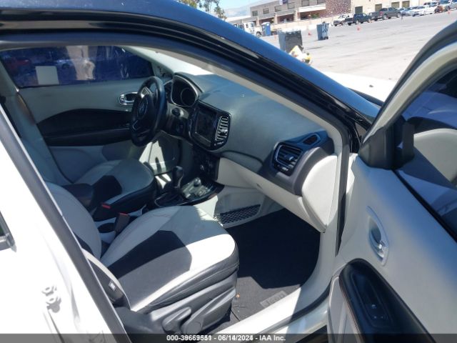 Jeep Compass Limited 4x4 Image 4