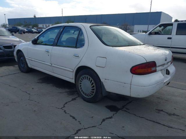 Nissan Altima Image 8