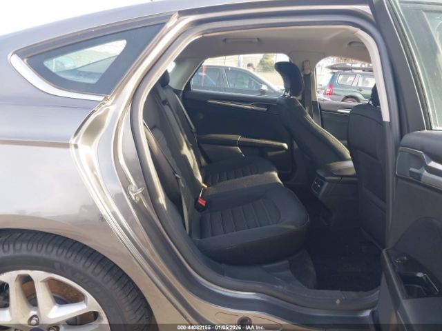 Ford Fusion Se Image 4