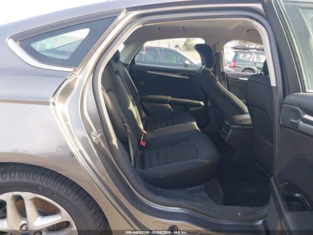 Ford Fusion Se Image 4