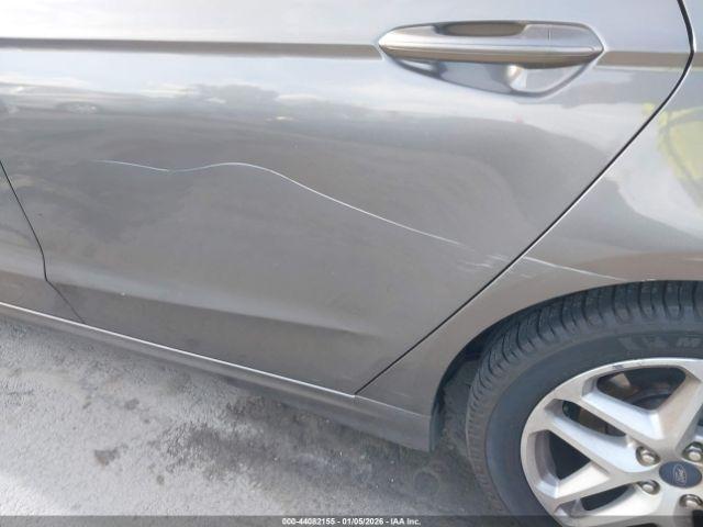 Ford Fusion Se Image 7