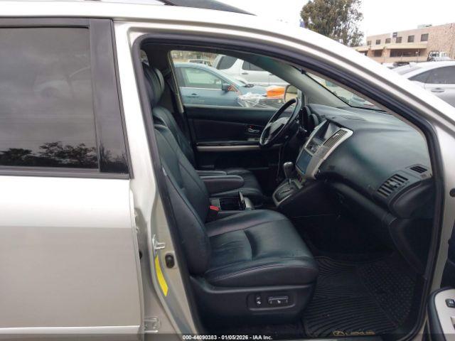 Lexus RX Image 3