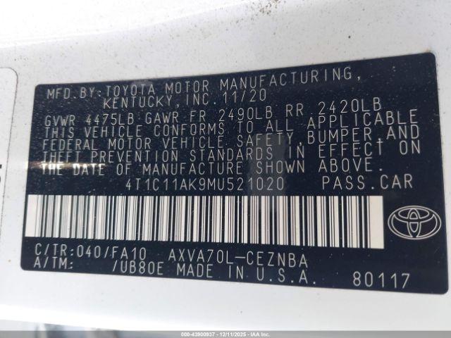 Toyota Camry Le Image 7