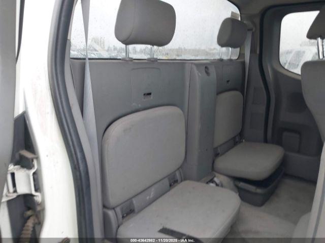 Nissan Frontier S Image 13