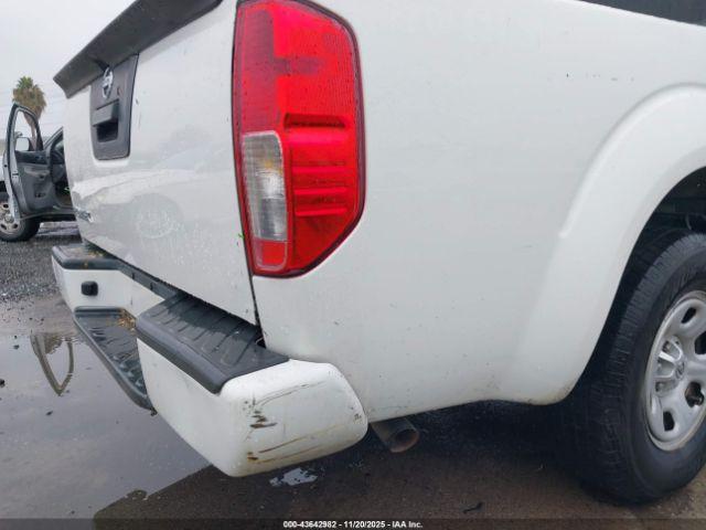 Nissan Frontier S Image 15