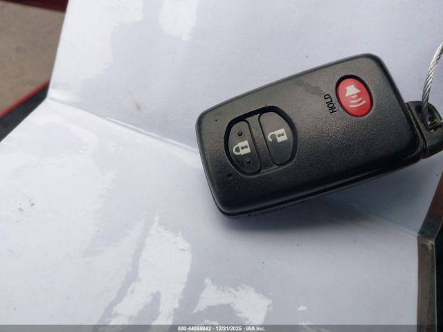 Toyota Prius Three Image 3