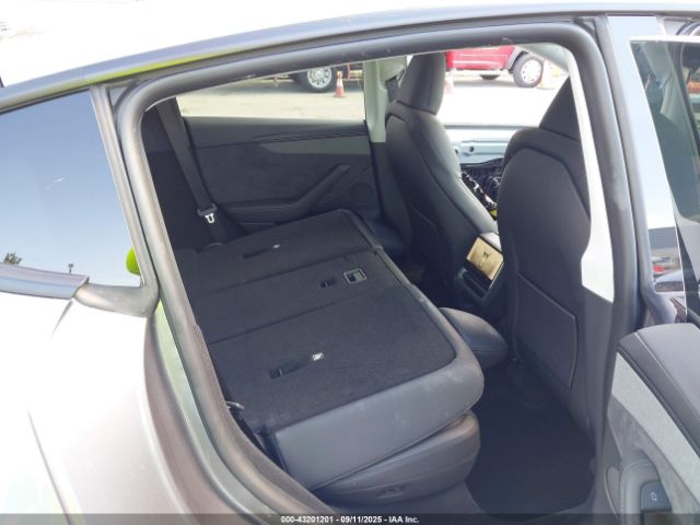 Tesla Model Y Image 3