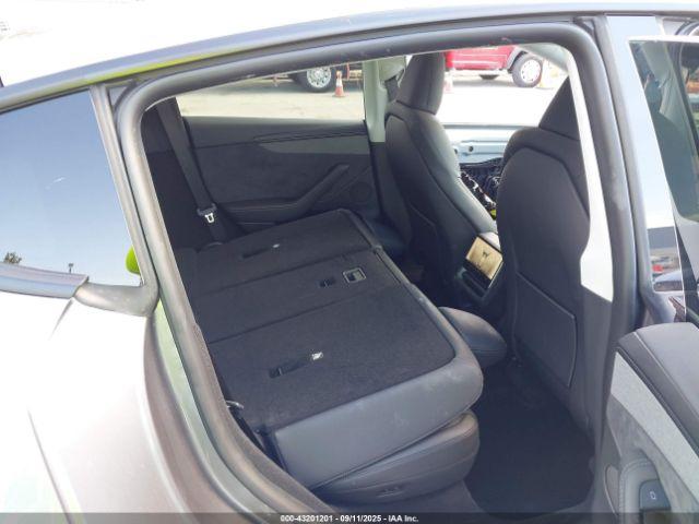 Tesla Model Y Image 3