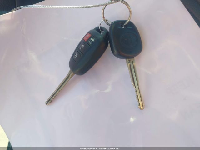 Toyota Corolla L Image 2