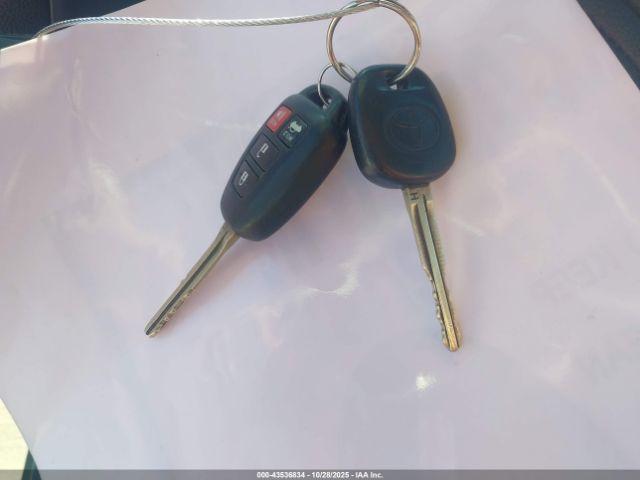 Toyota Corolla L Image 2