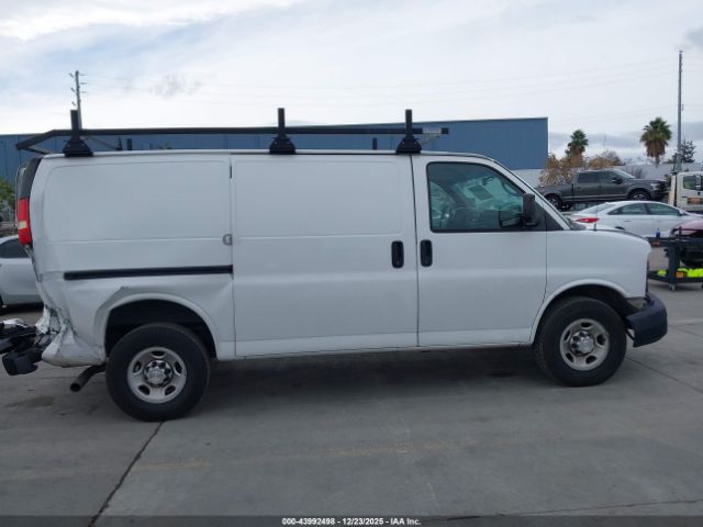 Chevrolet Express Work Van Image 9
