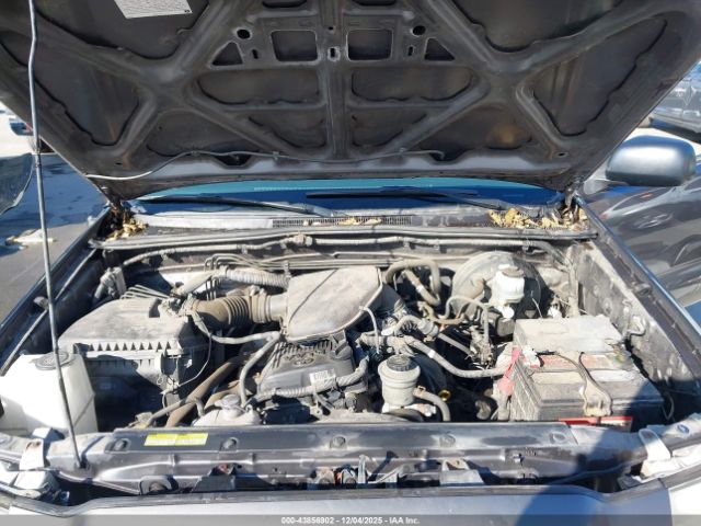 Toyota Tacoma Image 6