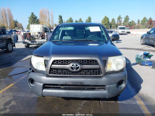 Toyota Tacoma Image 8