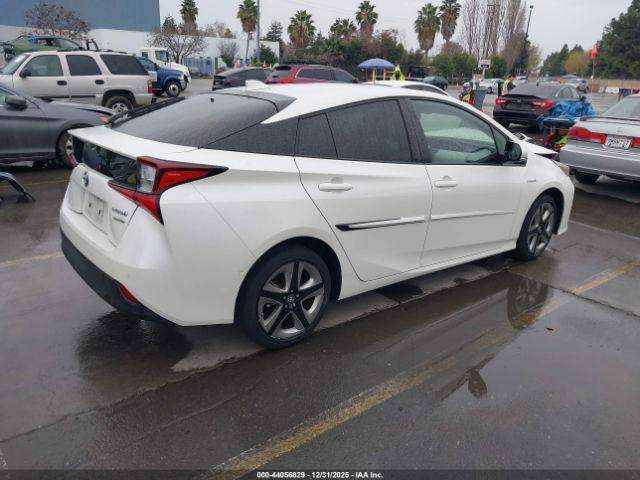 Toyota Prius Limited Image 16