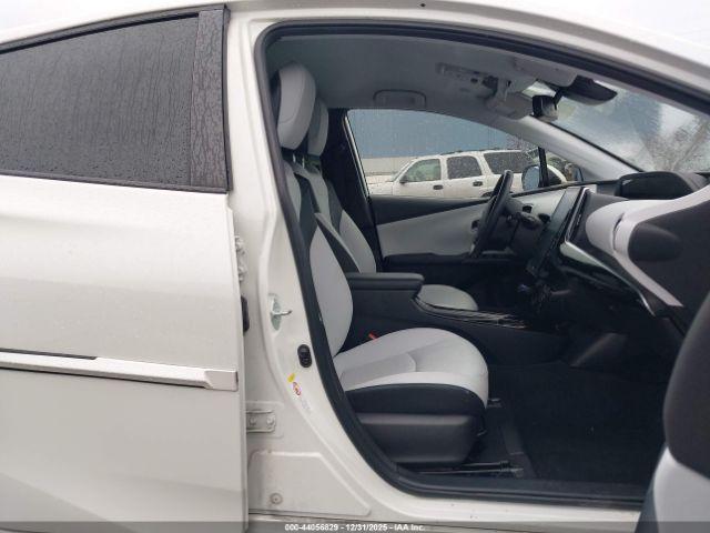 Toyota Prius Limited Image 15