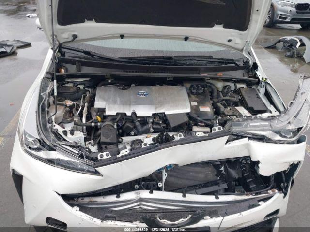 Toyota Prius Limited Image 9