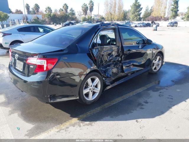 Toyota Camry Se Image 4