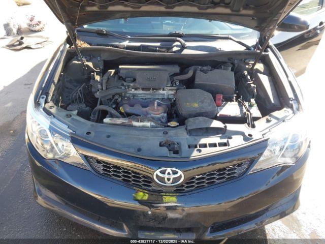 Toyota Camry Se Image 11