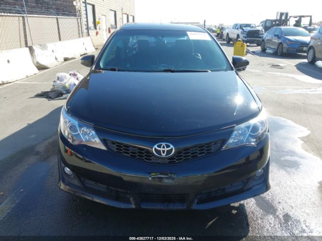 Toyota Camry Se Image 13