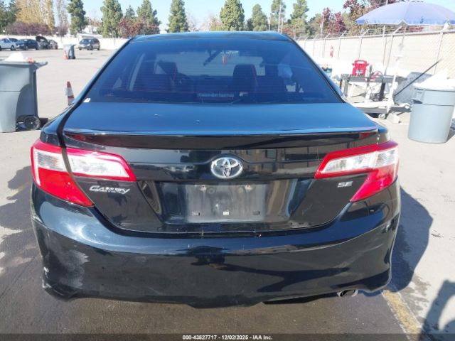 Toyota Camry Se Image 3