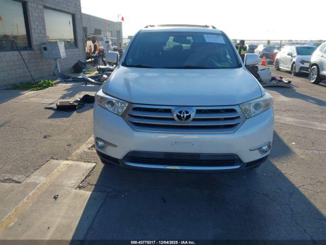 Toyota Highlander Limited V6 Image 9