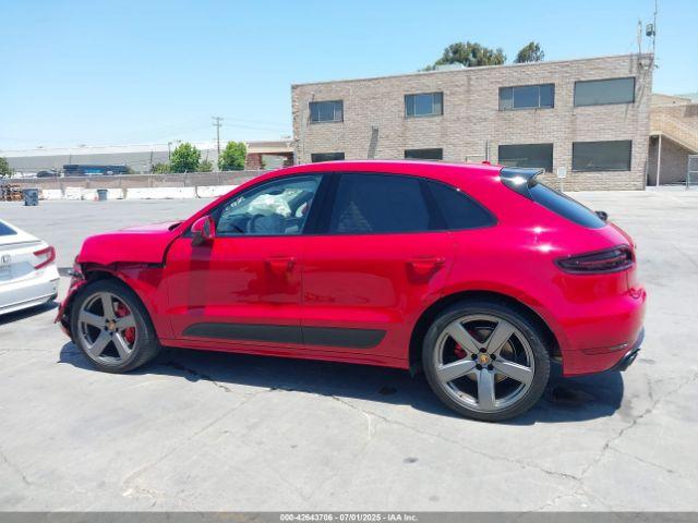 Porsche Macan Gts Image 9