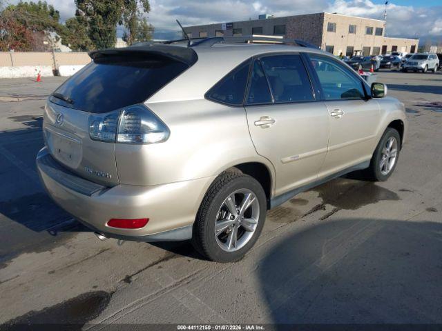 Lexus RX Image 4