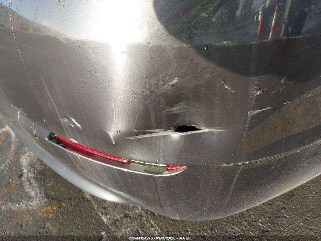 BMW 5 Series Image 12