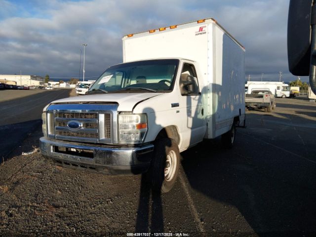 Ford E-350 Image 2