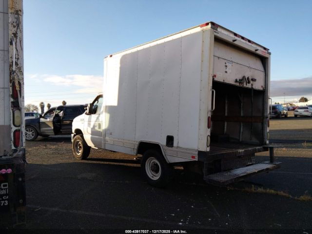 Ford E-350 Image 10