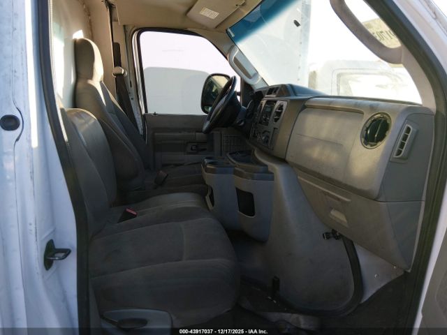 Ford E-350 Image 5