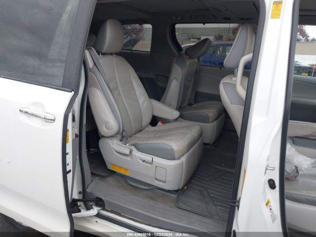 Toyota Sienna Limited 7 Passenger Image 6