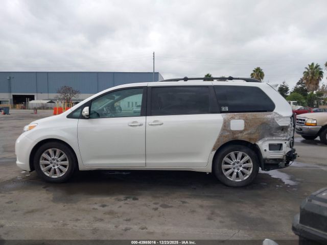 Toyota Sienna Limited 7 Passenger Image 12