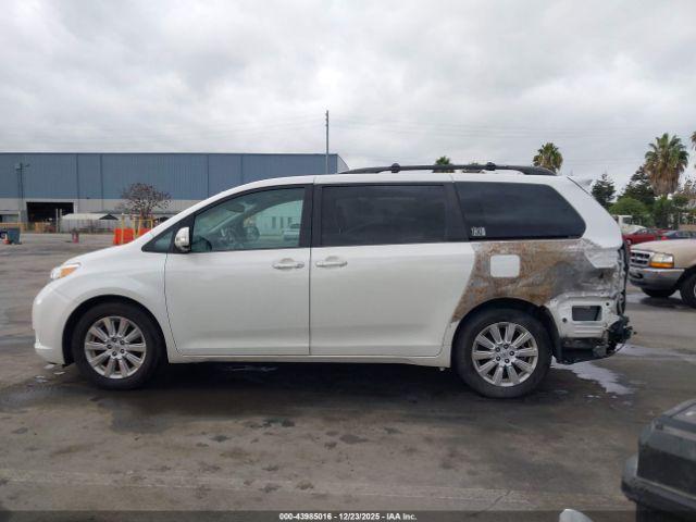 Toyota Sienna Limited 7 Passenger Image 12
