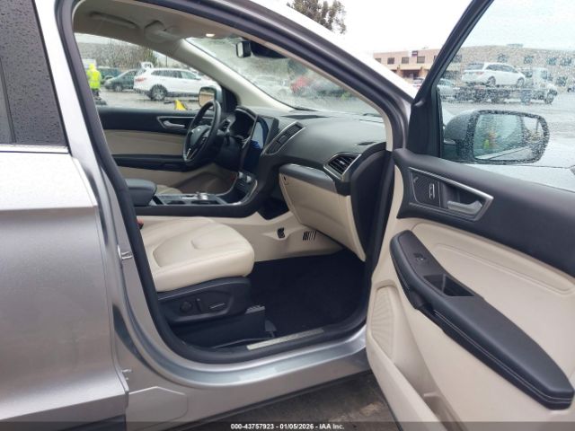 Ford Edge Titanium Image 11