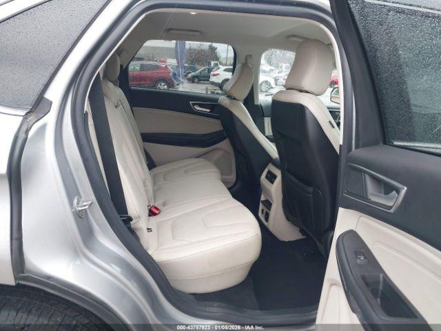 Ford Edge Titanium Image 16