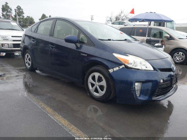  Salvage Toyota Prius