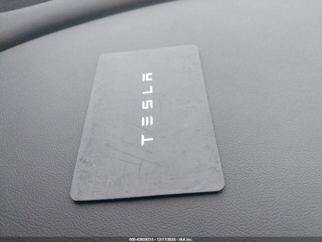 Tesla Model Y Long Range Dual Motor All-wheel Drive Image 15