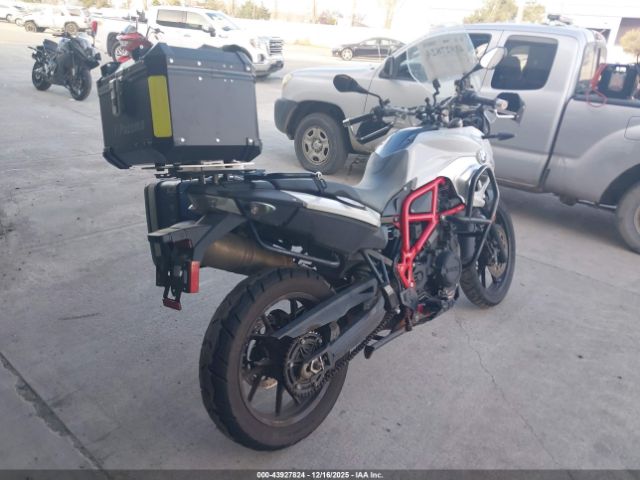 BMW F-750 Gs Image 5