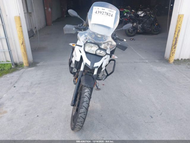 BMW F-750 Gs Image 6