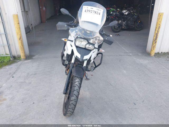 BMW F-750 Gs Image 6
