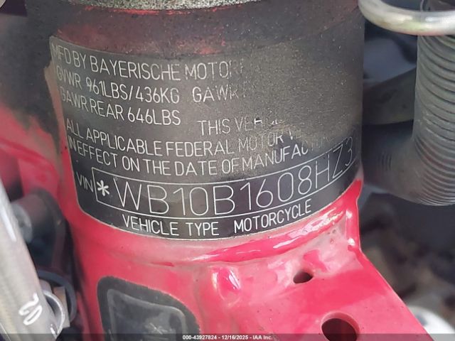 BMW F-750 Gs Image 7