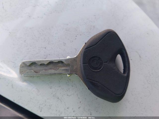 BMW F-750 Gs Image 10