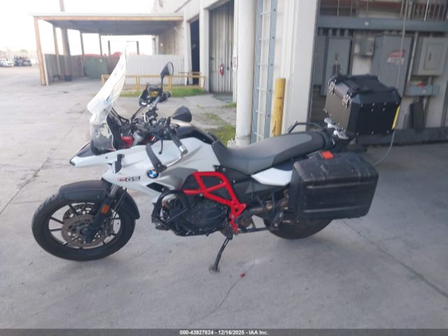 BMW F-750 Gs Image 9