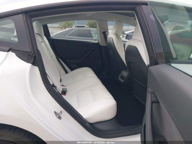 Tesla Model 3 Long Range Dual Motor All-wheel Drive Image 16