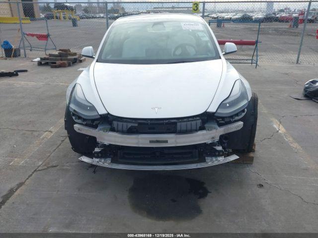 Tesla Model 3 Long Range Dual Motor All-wheel Drive Image 10