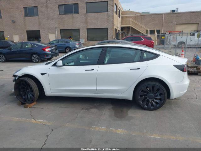 Tesla Model 3 Long Range Dual Motor All-wheel Drive Image 12