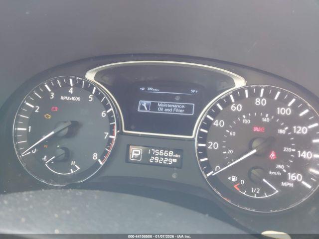 Nissan Pathfinder S Image 10